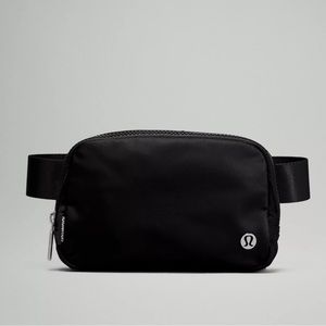 NWT Everywhere Belt Bag